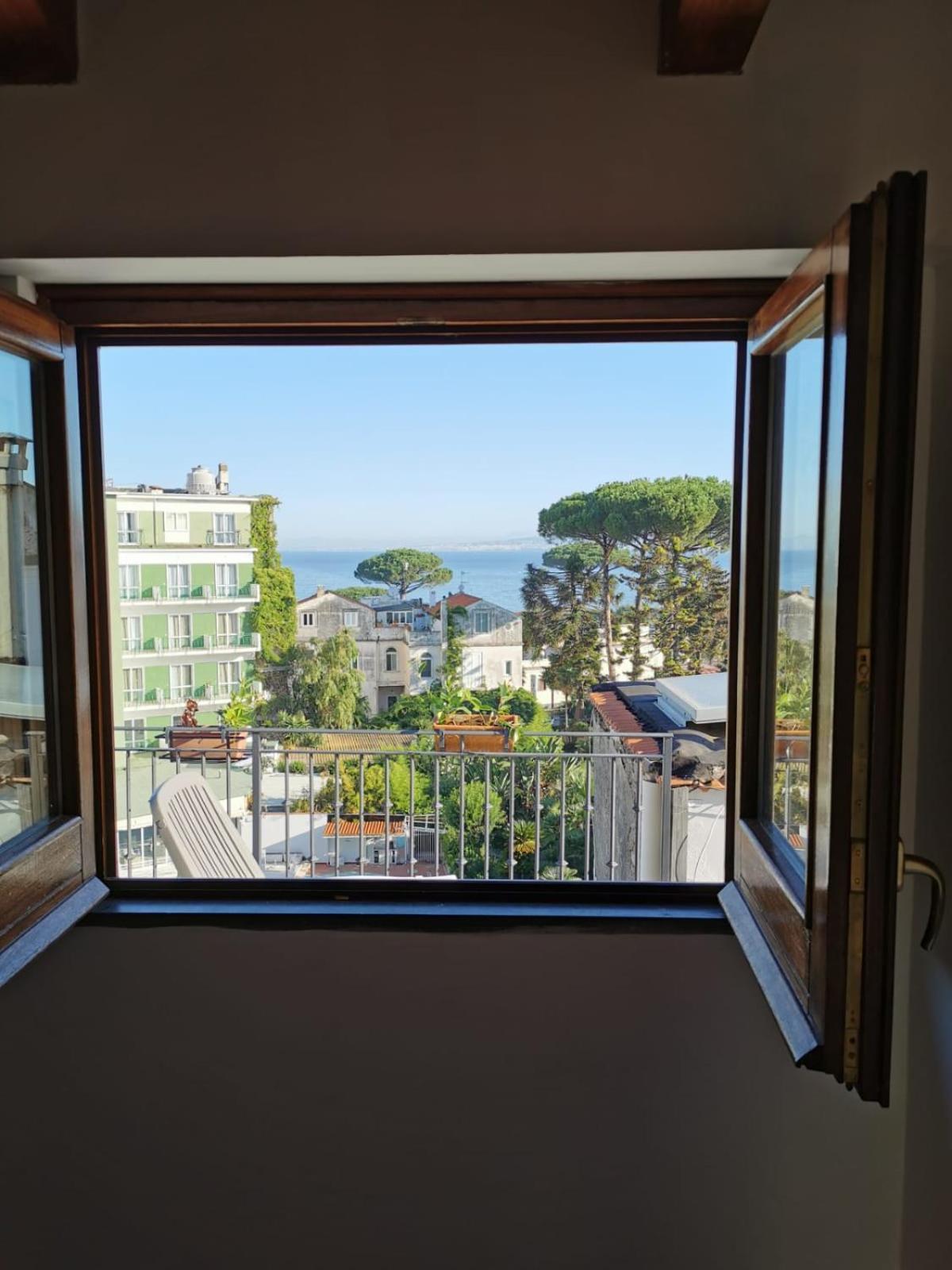 Rossy House Sorrento Apartment Стая снимка